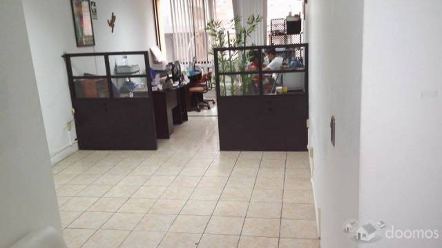 Alquiler  Oficina en Miraflores  a  una cuadradel Parque Kenedy